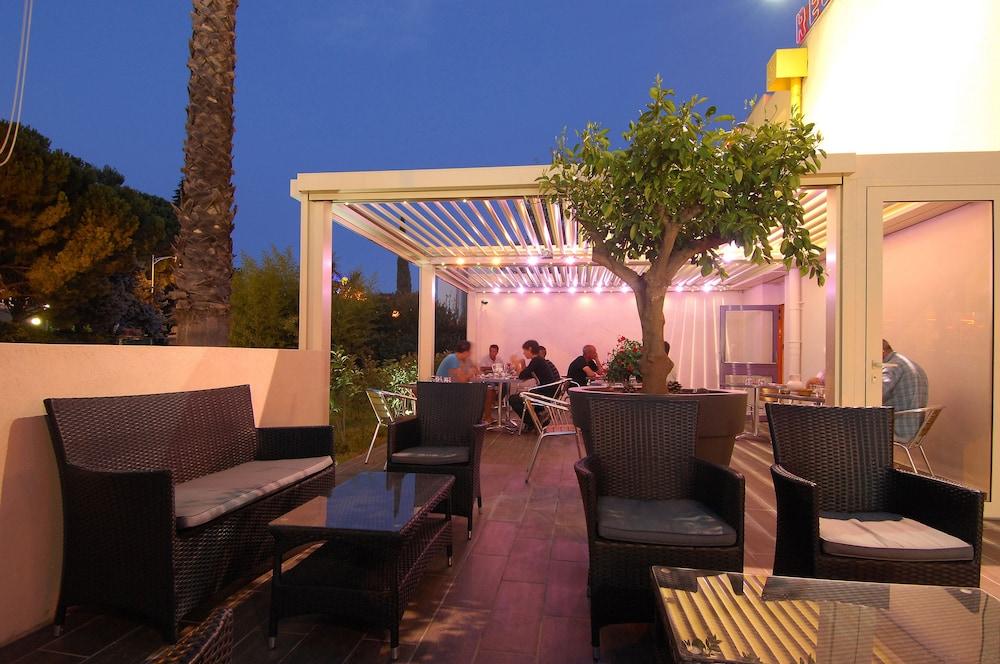 The Originals City, Hotel Nimes Costieres, Ex Inter Hotel Eksteriør bilde